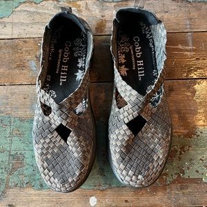 SALE! BUNDLE ONLYCobb Hill byNew Balance woven shoe,good condition,8M Grey-Beige